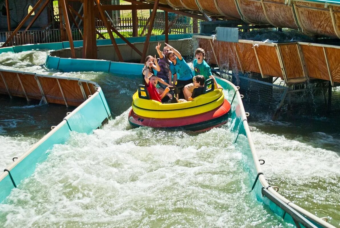 Wildwasser-Raft im Familienland Pillersee