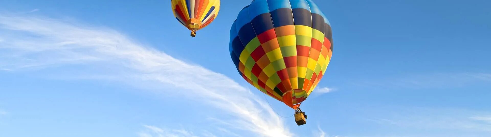 Heißluftballon über Tirol