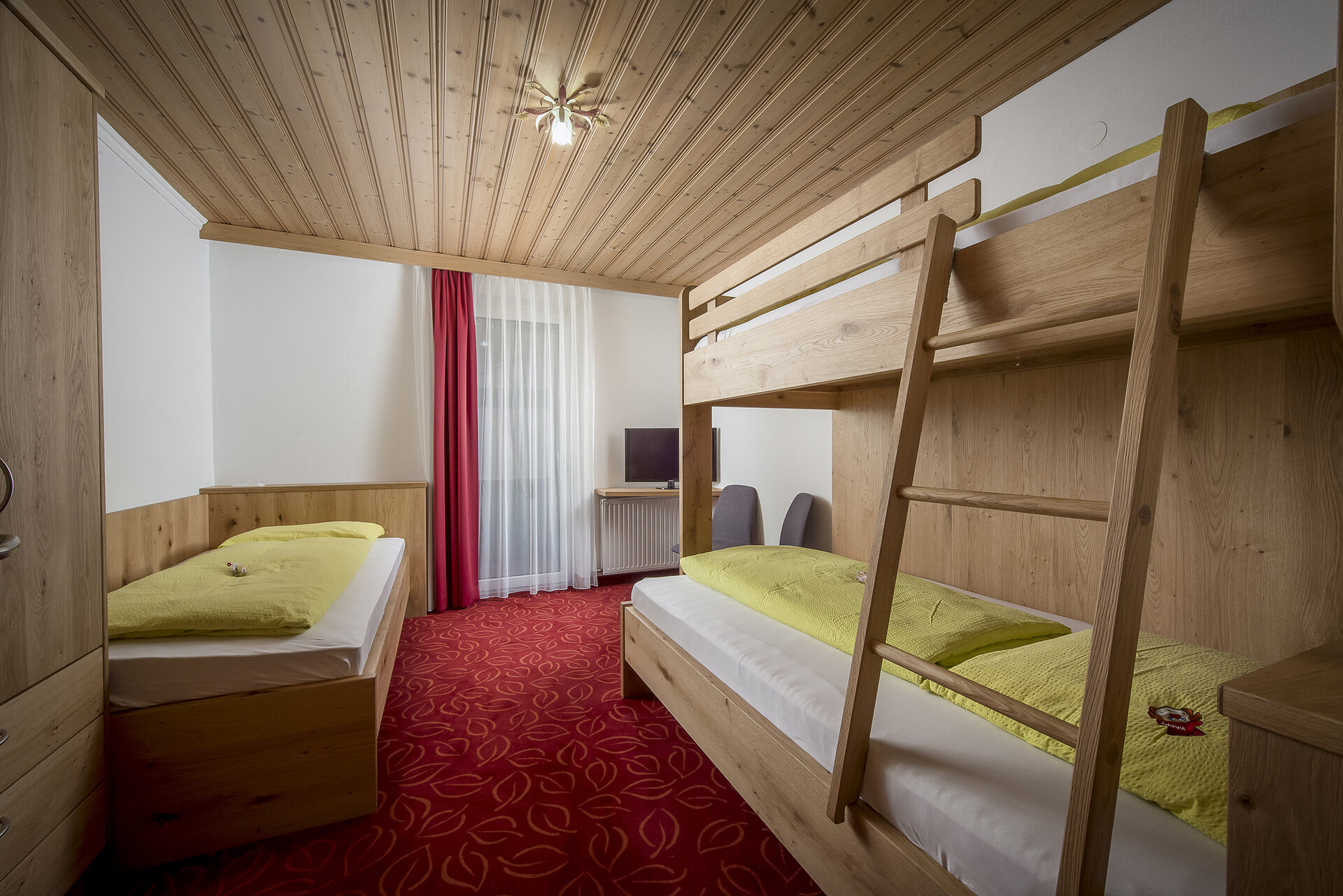 Kinderzimmer im Schwanennest mit Stockbetten