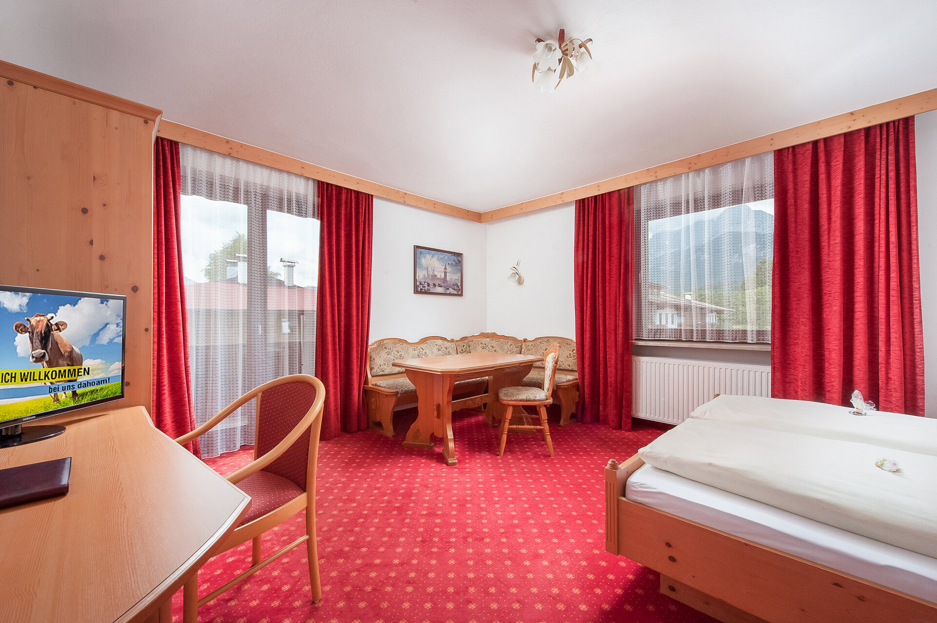 Elternschlafzimmer im Straussennest, dem größten Familien-Appartement im Familienhotel Central